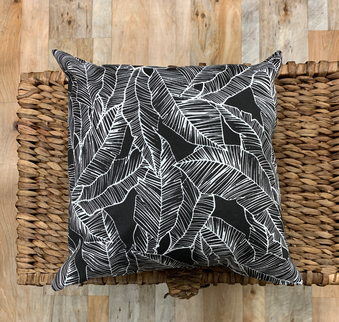 Palm leaf black and white outdoor pillows - Studio Pillows