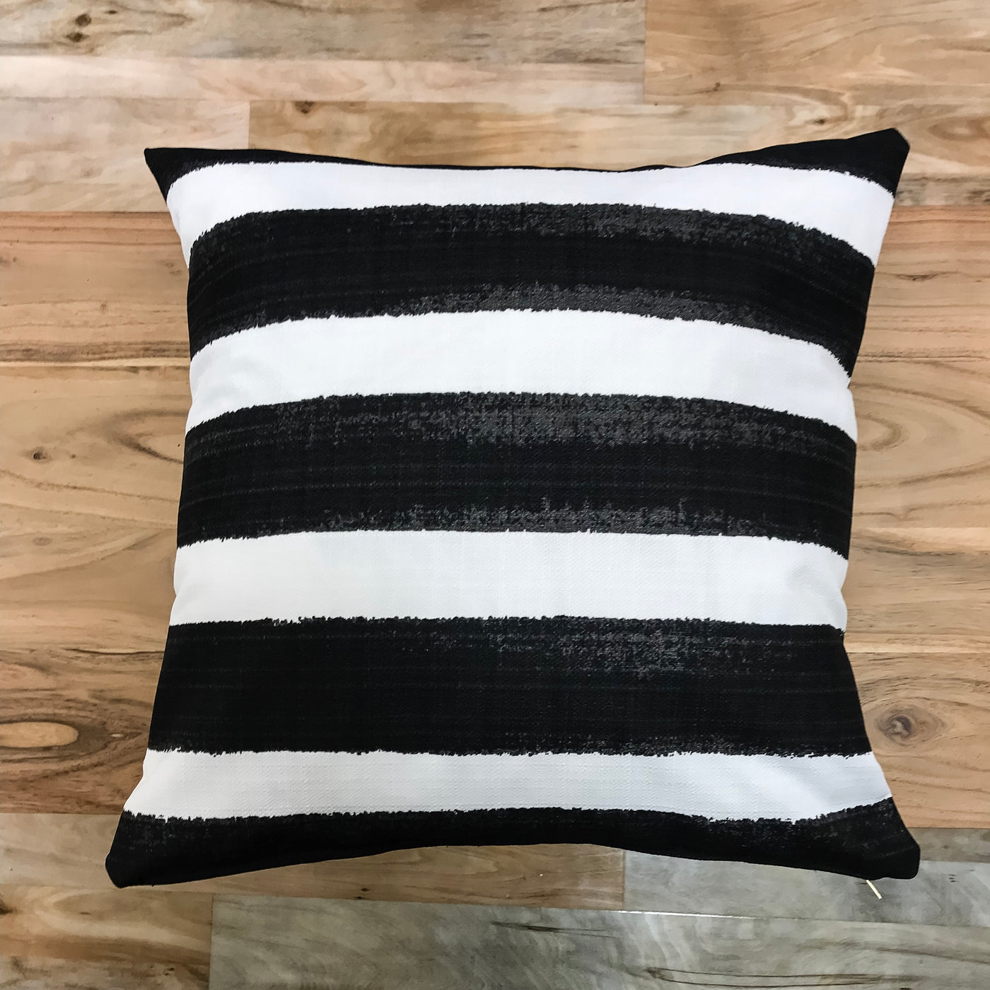 Classic black and white outdoor pillows - ACE - Studio Pillows